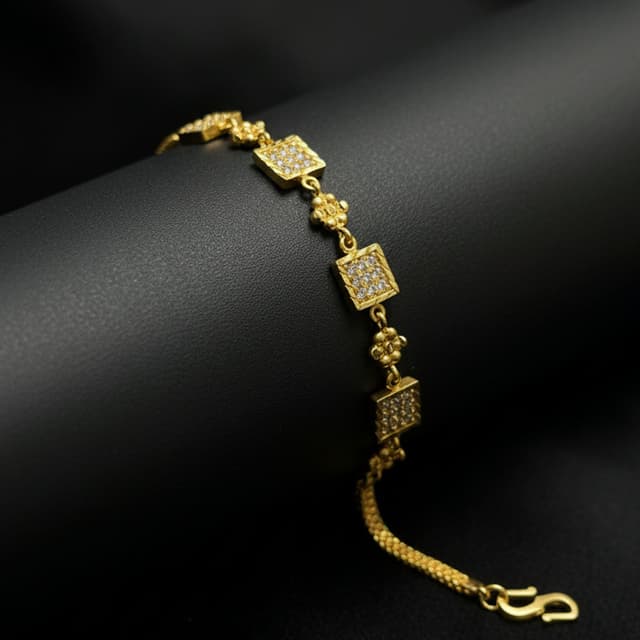 Crystal Orchard Wristlet - Thumbnail 1